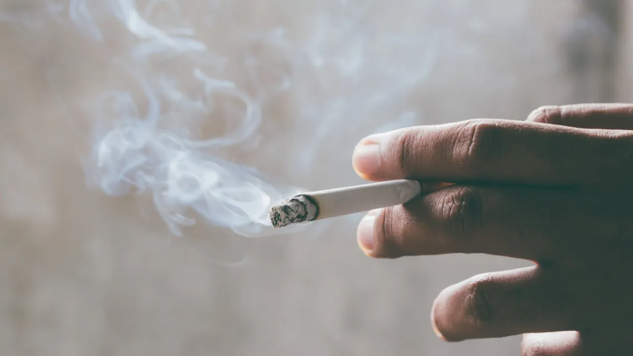 Kontroversi Pembatasan Asap Rokok di Tempat Umum Kembali Mengemuka